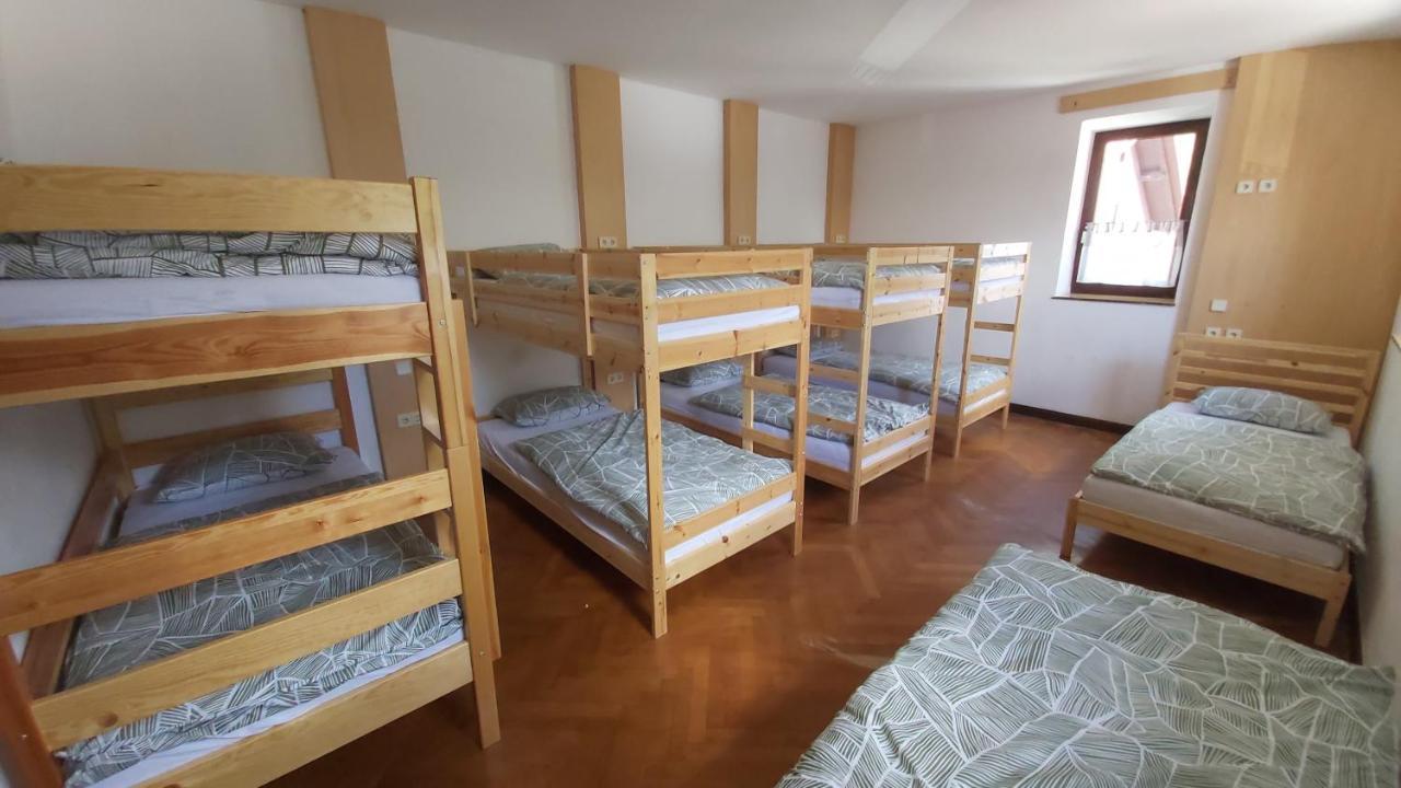 Hostel In Picerija Spajza Mojstrana Exterior foto